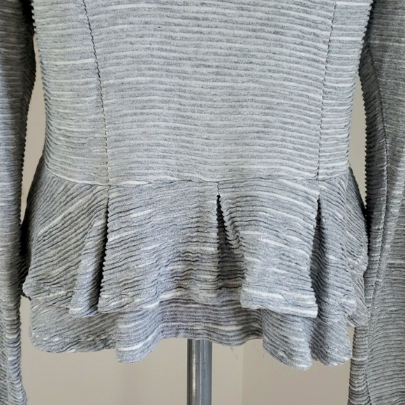 Sweet Gray Open Cardigan Sweater in Gray, Size Medium - Picture 6 of 16